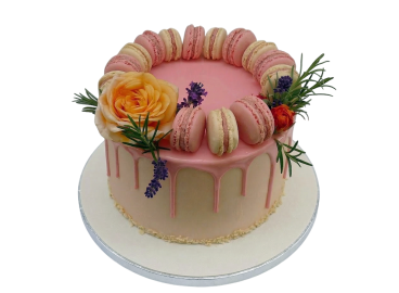 Slavnostní dort s makronkami a růží